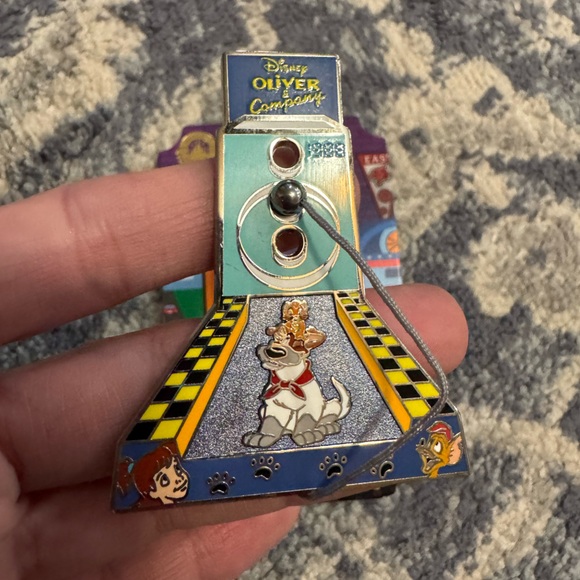 Oliver and Company Arcade Series Limited Edition Disney Trading Pin - Picture 3 of 4